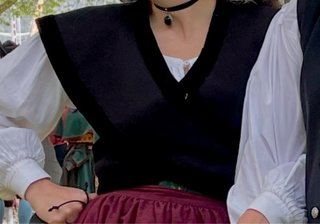 Dengue traje regional asturiana