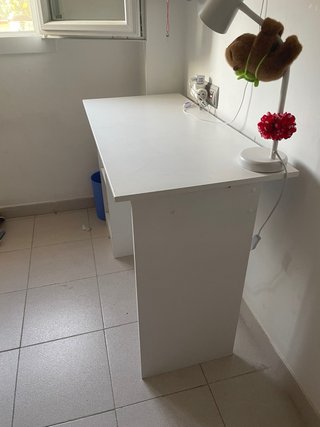 Escritorio juvenil blanco con estanterías 100x49x7