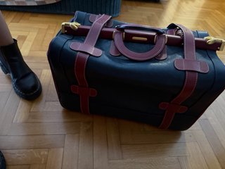 Borsa in pelle nera e bordeaux