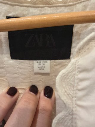 Chaleco Zara bordado flores