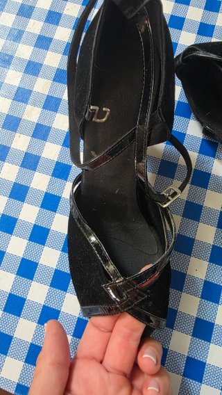 Zapatos de baile aterciopelado, super cómodos.