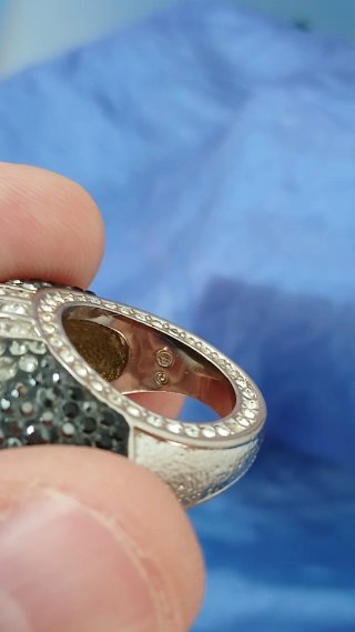 Gran Anillo Swarovski Teodora Negro y Plateado