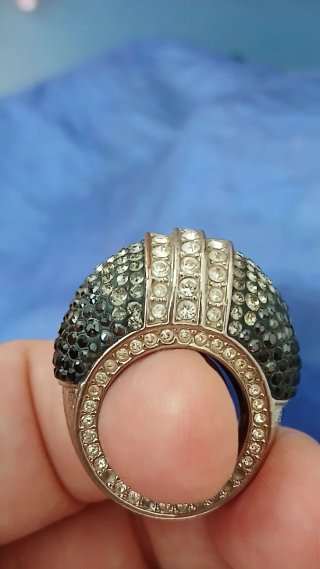 Gran Anillo Swarovski Teodora Negro y Plateado