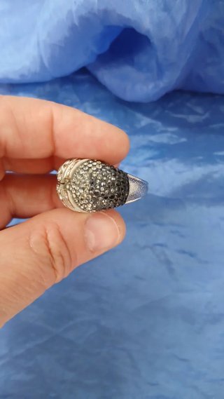 Gran Anillo Swarovski Teodora Negro y Plateado
