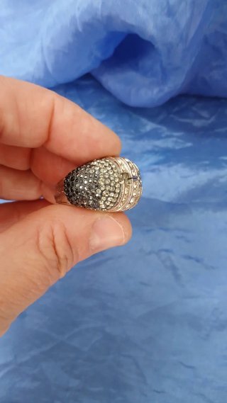 Gran Anillo Swarovski Teodora Negro y Plateado