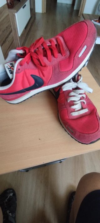 Zapatillas Nike Air Rojas y Blancas