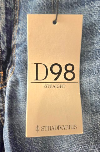 Pantalón vaquero D98 stradivarius .