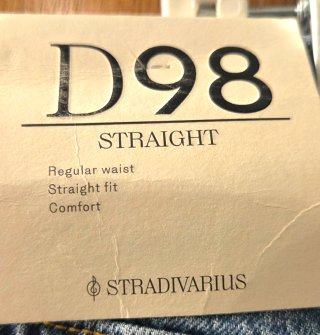 Pantalón vaquero D98 stradivarius .