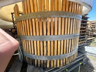 Jaula de Madera para prensa de uva