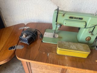 Mesa de costura Alfa.