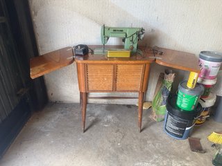 Mesa de costura Alfa.