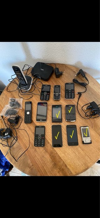 Lote de teléfonos móviles, tablet y accesorios