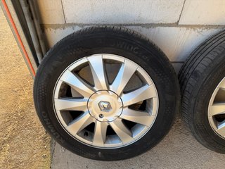Llantas Renault Scenic con neumáticos