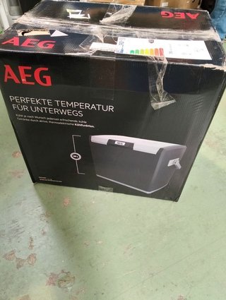AEG Automotive Nevera termoeléctrica, KK 28 12/230