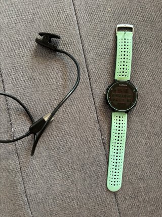 Reloj Garmin Forerunner 235 negro y verde
