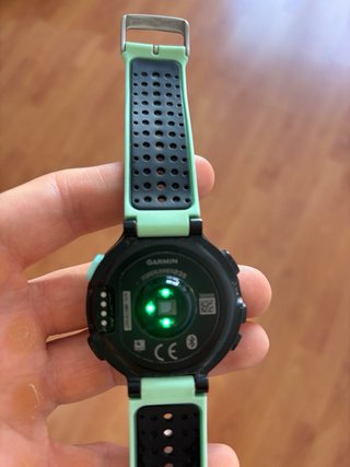 Reloj Garmin Forerunner 235 negro y verde