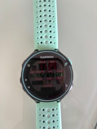 Reloj Garmin Forerunner 235 negro y verde