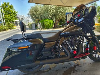 Harley Davidson Street Glide Special.