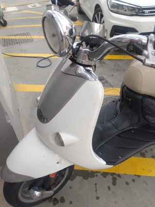 Aprilia Custom 125cc Scooter