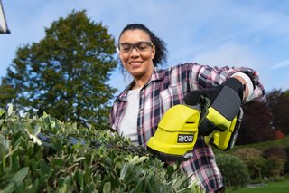 Cortasetos inalámbrico Ryobi One+ de 18 V