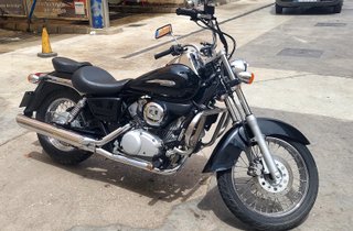 Honda Shadow VT 125 C Negra