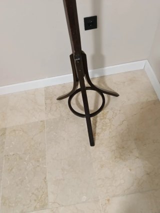 Perchero de madera antiguo