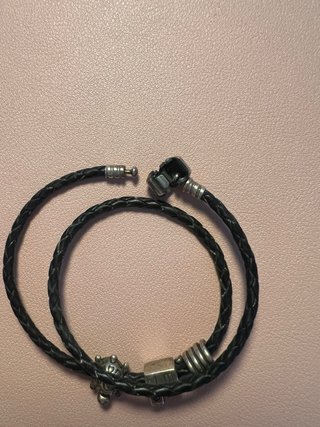 Pulsera Pandora Doble Cuero Negra y Plata
