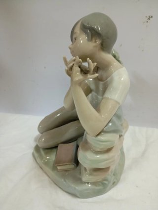 OFERTÓN Figura Lladró niño tocando flauta