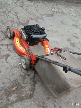 Cortacésped Husqvarna 153S