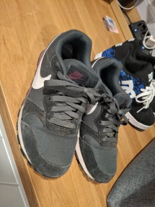 Zapatillas Nike Mujer Gris y Blanco