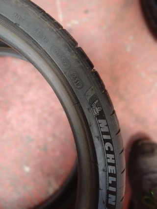 Michelin Pilot Sport 4 s 265/30 ZR 19 (93Y)