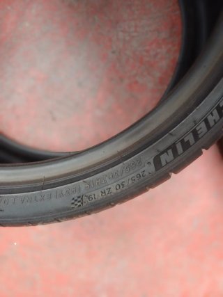 Michelin Pilot Sport 4 s 265/30 ZR 19 (93Y)