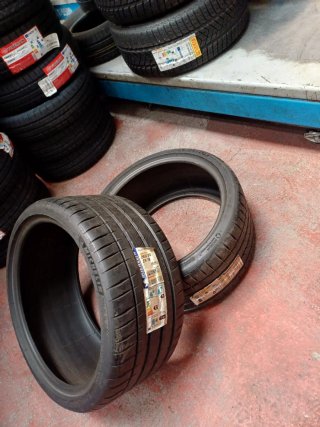 Michelin Pilot Sport 4 s 265/30 ZR 19 (93Y)