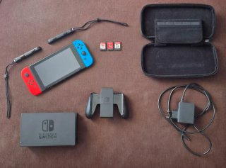Nintendo Switch Azul/Rojo + Accesorios y juegos