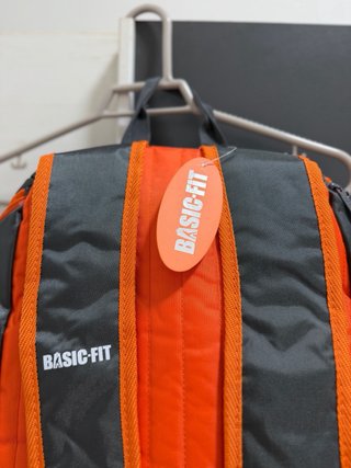Mochila Basic Fit Gris y Naranja