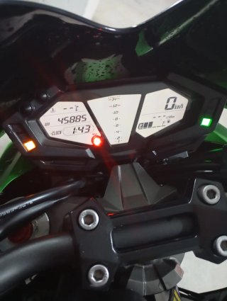 Kawasaki Z800 full