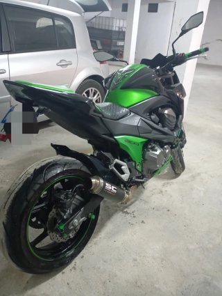 Kawasaki Z800 full