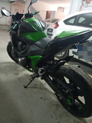 Kawasaki Z800 full