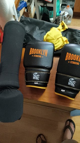 Guantes M o XL + Espinilleras + Vendas