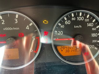 Nissan Pathfinder etiqueta B buen estado