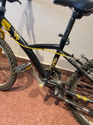 Bicicleta Btwin Negra y Amarilla