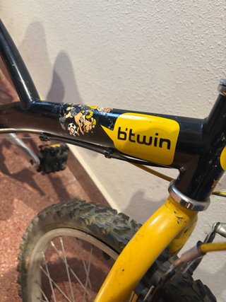 Bicicleta Btwin Negra y Amarilla