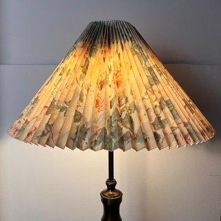 Lampada da tavolo vintage floreale
