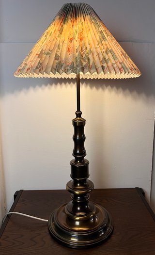 Lampada da tavolo vintage floreale