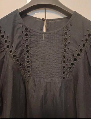 Camisa negra bordada