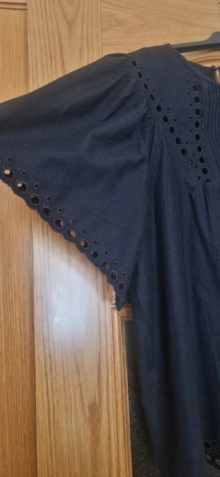 Camisa negra bordada