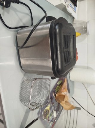 Freidora Eléctrica Comelec.