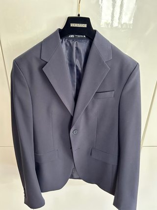 Elegante traje azul marino Zara