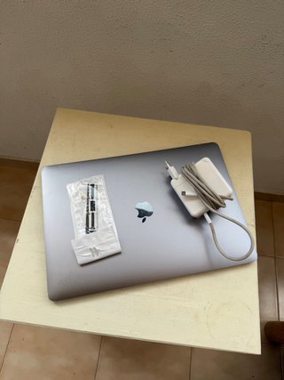 MacBook Pro 15” 2018 Intel Core i9 512 GB SSD