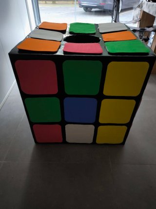 Disfraz Cubo Rubik Hecho a Mano